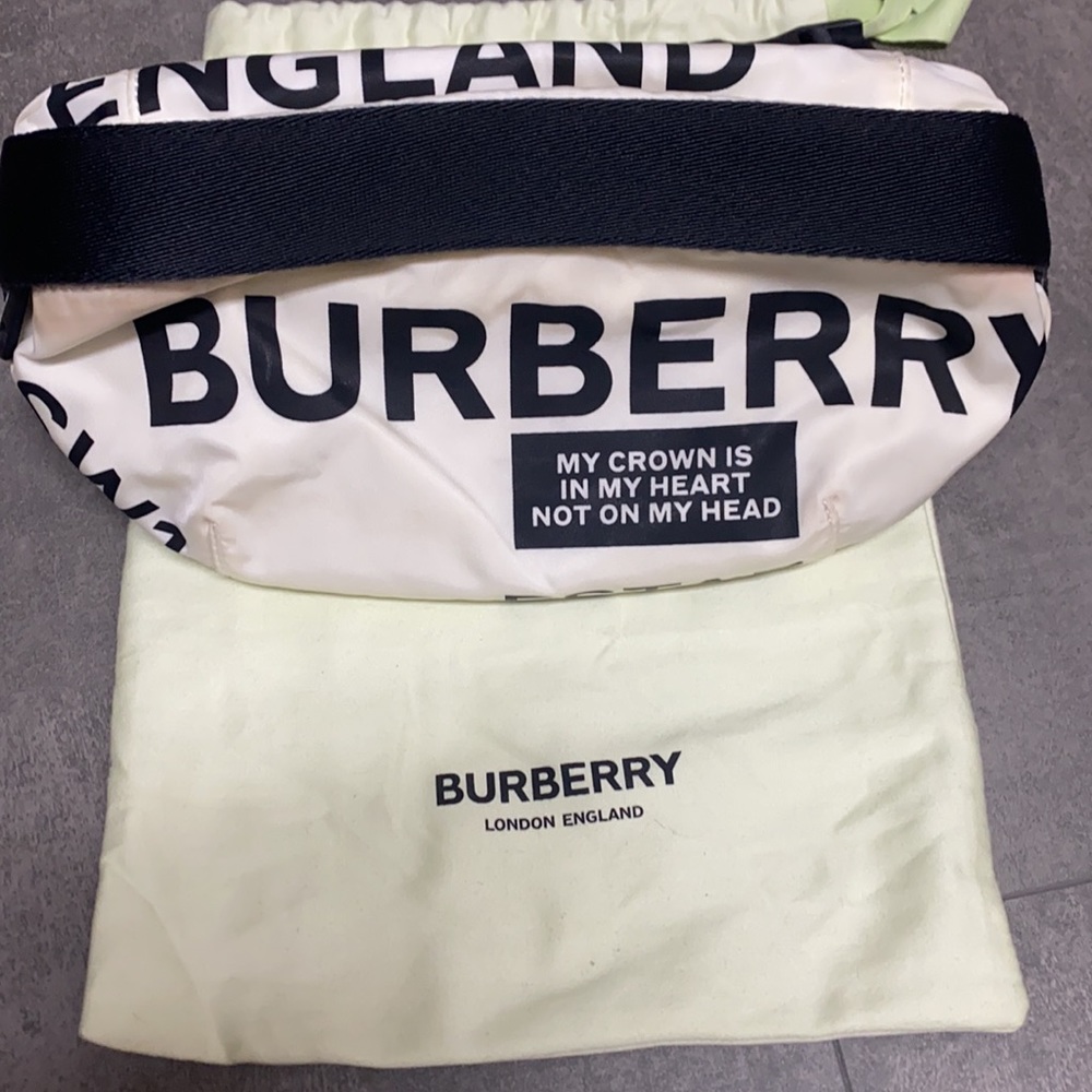 Authentic Burberry Nylon Bumbag - Picture 10 of 10